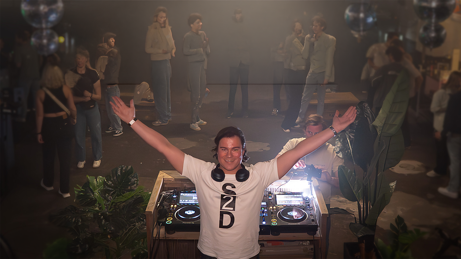 Steve 2day performs at Shake Je Container Festival in Amsterdam