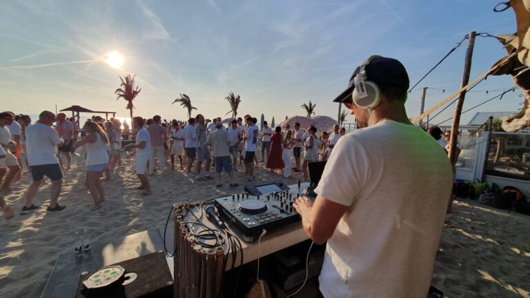 JS Berg performing live, mixing disco and afro house