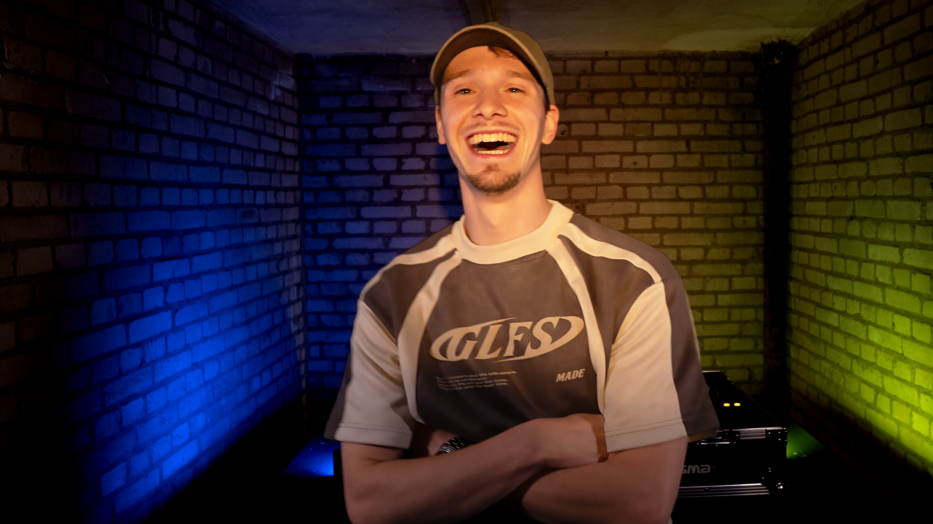JØWØ performing a live DJ set, blending uplifting trance melodies with groovy rhythms, creating an energetic and flowing atmosphere on the dance floor.